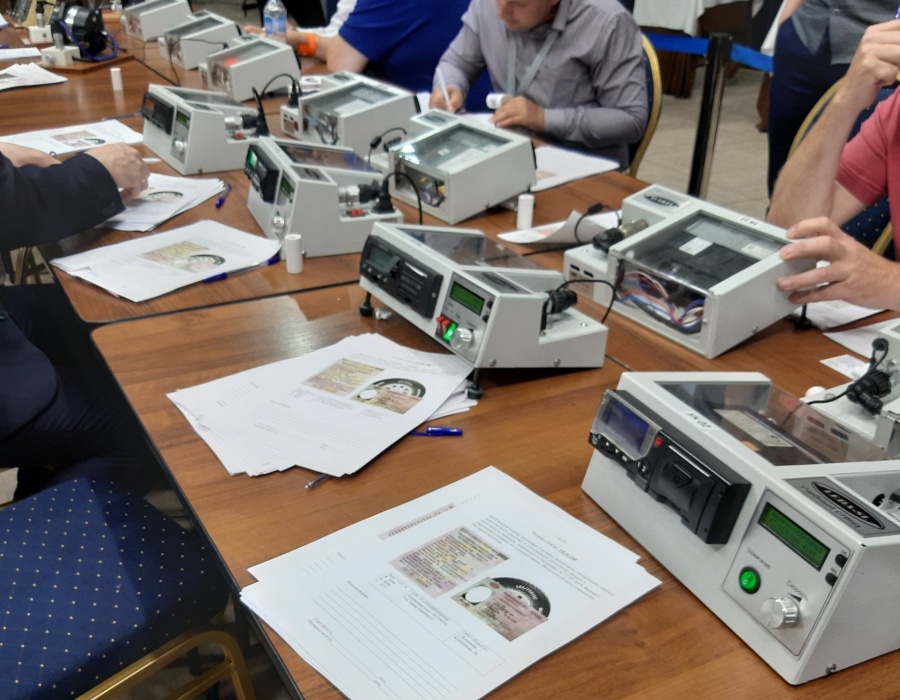 Зачем нужен тахограф частному лицу | Зачем тахограф на личные грузовики